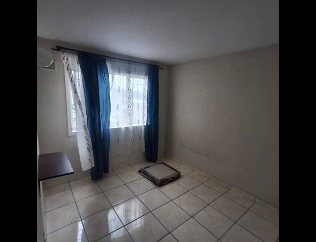 2 BEDROOM FLAT FOR SALE IN AUSTERVILLE